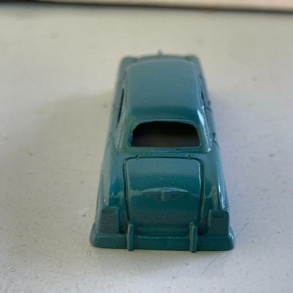 Tootsietoy 1950s 4-Door Car Body Shell, Dual Front Windows Collectible Toy - Picture 5 of 10